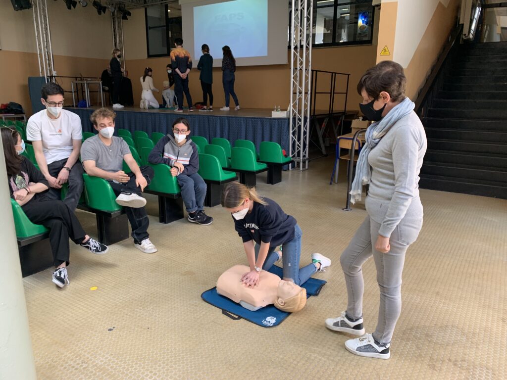 Corso sull’uso del defibrillatore – lezione del 9 maggio