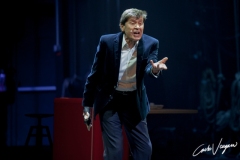 Gianni Morandi returns to sing on the stage of the Teatro Duse in Bologna