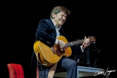 Gianni Morandi returns to sing on the stage of the Teatro Duse in Bologna