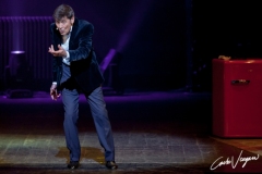 Gianni Morandi returns to sing on the stage of the Teatro Duse in Bologna