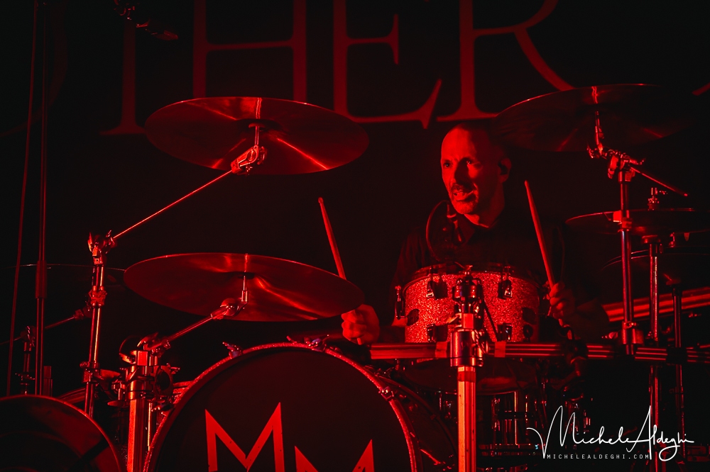 mother-_MZ85098-NEF-003