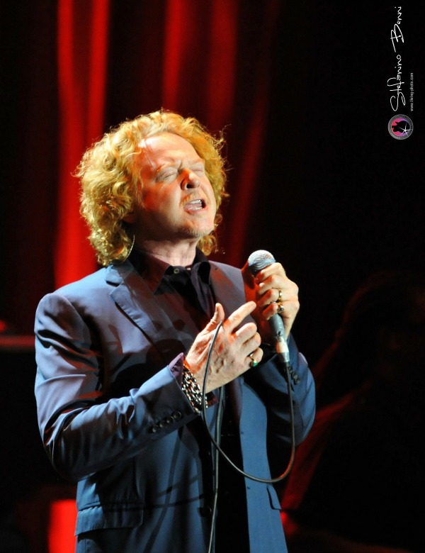 Simply-Red-Mick-Hucknall