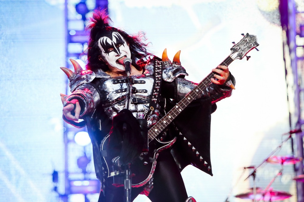 Kiss01_HenryRuggeri